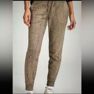 Lululemon Warm Down Jogger Size 4 Pockets Olive Green Gray Sweatpants Joggers